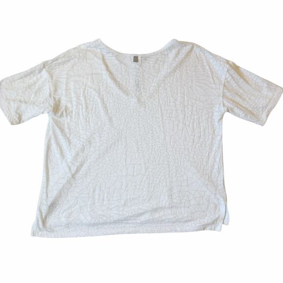 New Balance White Workout Short Sleeve T-shirt Geometric Patterns Women's Medium - Picture 3 of 5